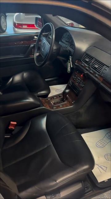 Mercedes S600 V12 (1991) — 408 сил роскоши! смотреть онлайн