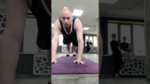 Скручивания.  Пресс. Упражнения на пресс.  Мышцы кора. Фитнес. Мышцы пресса. Выносливость. Планка