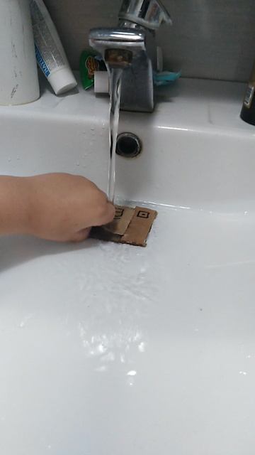 Water test картонного телефона xiaomi