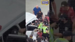 Киев - ситуация вышла из-под контроля.  Там сейчас все против ментов и ТЦК. Коллективные акции кажды