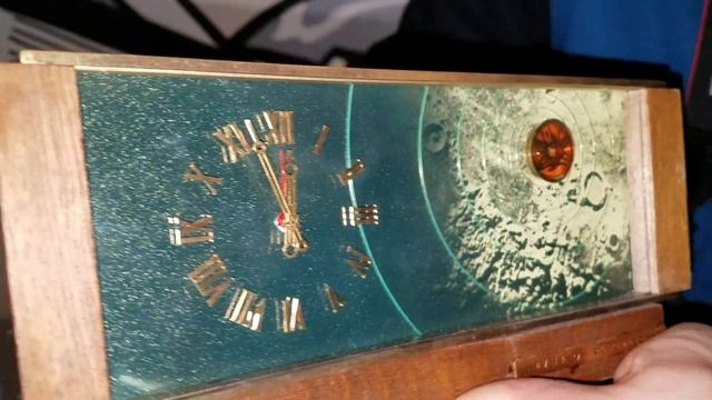 "Luna 9" - "Луна 9" Soviet alarm musical table clock made in 1966 смотреть онлайн