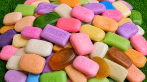 Удовольствие на несколько минут: 3 радужные ванночки с конфетами M&M's и волшебной слизью