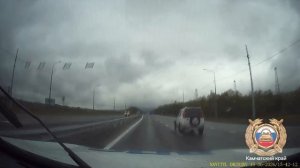 Пьяный водитель без прав пытался скрыться от полиции на разбитом «Териосе»