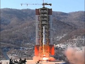 КНДР строит ракетный двигатель на твёрдом топливе