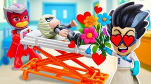 Ромео совершил плохой поступок ради подруги! 💐 Герои в масках спасают букет 🦸 | Для детей