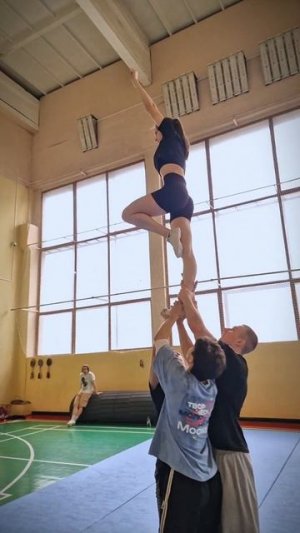 Мы почти упали! 😱 #cheer #stunt #fail #спорт #sport #cheerleading #чирлидинг