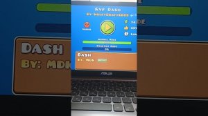 прохожу дэш 1.0 версии в geometry dash