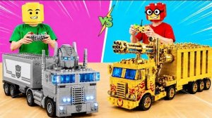 LEGO Transformers: Серебряный ОПТИМУС ПРАЙМ против золотого грузовика ЖЕЛЕЗНОГО ЧЕЛОВЕКА - Битва