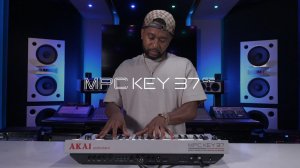 AKAI MPC Key 37 G2 with Zaytoven