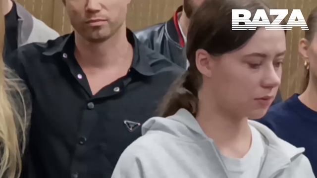 Александра Митрошина плачет в суде. Видео Baza смотреть онлайн