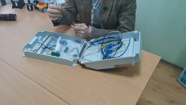 Заказчик доделает сам! Комбинированный бокс: ROS 11 AB/CX-153 смотреть онлайн