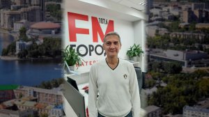 По всем квартирам каждые 2 дня ходят врачи и проверяют: есть или нет прививка от коронавируса?