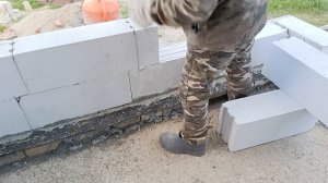 Укладка газоблока на клей пену