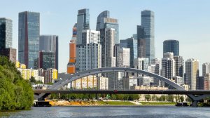 На электросудне «Бусинка» по МОСКВЕ-реке.