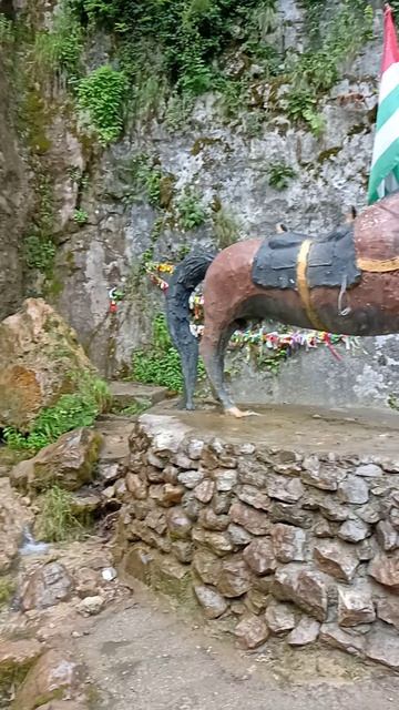 Абхазия. Водопад Мужские слёзы.