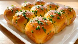 ВКУСНЕЙШИЕ БУЛОЧКИ с ЧЕСНОКОМ и ЗЕЛЕНЬЮ как ХЛЕБ. ЗРЯ НЕ ГОТОВИЛА ТАК РАНЬШЕ!
