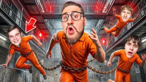 ПОБЕГ ИЗ ТЮРЬМЫ но МЫ СВЯЗАНЫ ЦЕПЯМИ! 100 РАЗ СГОРЕЛА Ж*ПА! УГАР ДО СЛЕЗ! (BREAK THE CHAIN)