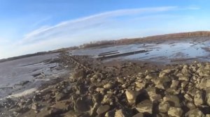 ИДУЩИЙ ПО ВОДЕ! ПОСТАВИЛ ЛОВУШКИ ПОД ЗАБОР. РЫБА ДЕЛАЕТ РАЗВОРОТ И В СЕТКУ.ПРОВЕРИМ?