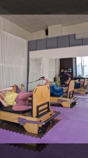 REFORMER PILATES FOR STRENGTH & MOBILITY | FEELING FLEXIBLE & LENGTHENED  Пилатес на тренажере Рефор