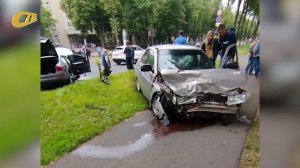 В СТОЛКНОВЕНИИ ДВУХ АВТОМОБИЛЕЙ ПОСТРАДАЛИ ВОДИТЕЛЬ И ПАССАЖИР ОДНОГО ИЗ НИХ