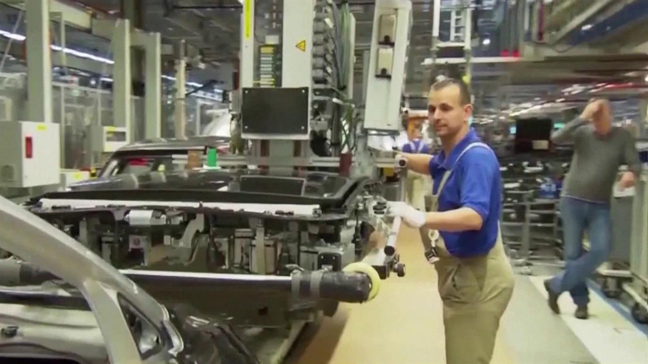 Немецкий автоконцерн BMW существенно ухудшил прогноз на 2026 год. смотреть онлайн