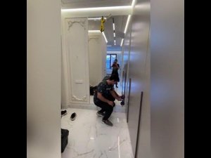 Демонтаж зеркала со стены