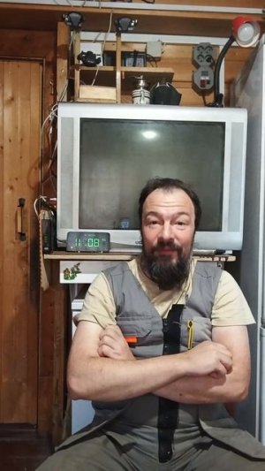 Как сделать электронные часы из старого смартфона - лайфхак.