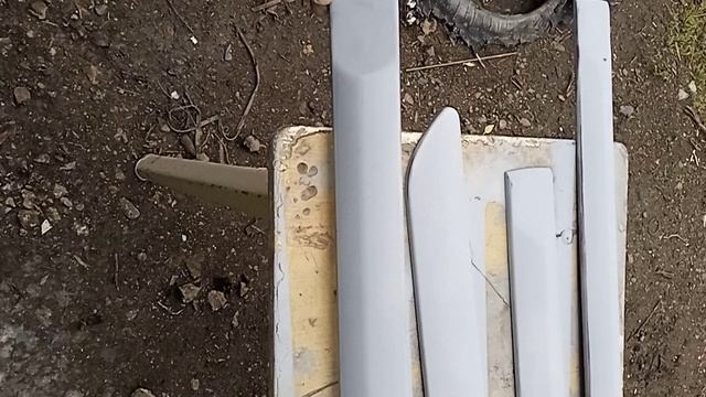 грунтовка молдингов Нексии (покраску не заснял).mp4 смотреть онлайн