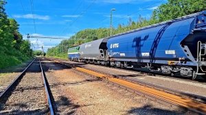 Остановка на красный, электровоз Ламинатка с хопперами