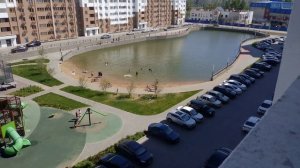 Рыбалка и купание во дворе жилого комплекса «Дом у озера»