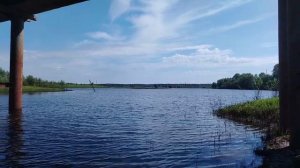 Рыбачу на реке с братом 🏞️