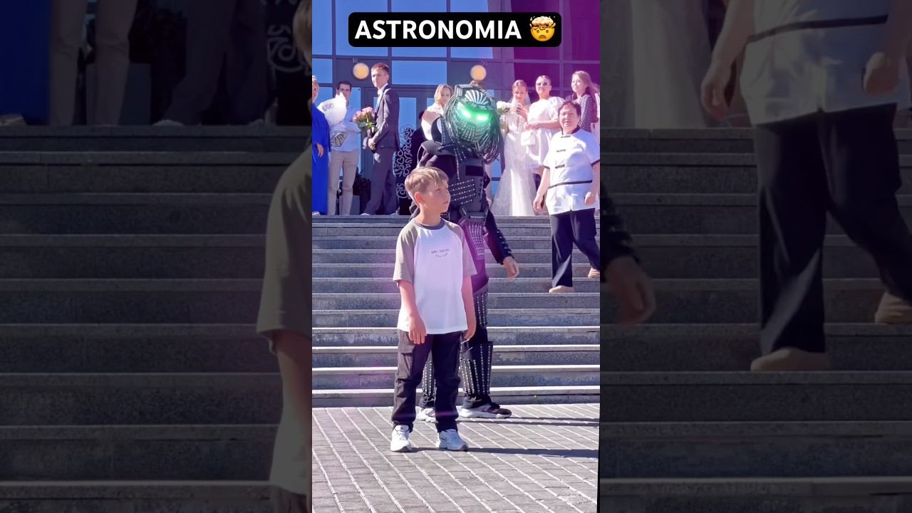 ASTRONOMIA TUZELITY TEACHING SHUFFLE NEON LITTLE BOY !! смотреть онлайн