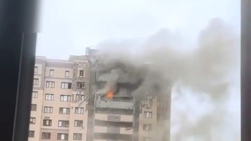 СЕРЬЁЗНО АТАКОВАНА МОСКВА СЕГОДНЯ! ВЗРЫВ МНОГОЭТАЖКИ! УКРЫ БЬЮТ ПО ГРАЖДАНКЕ! ВИДЕО!! смотреть онлайн