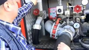 Пожарная автоцистерна с пожарным насосом типа ПН-40 и вакуумной системой АВС-01Э