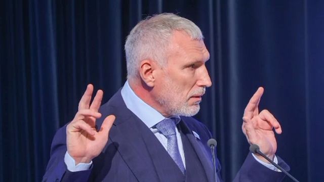 "Обнуление всей логистики, мостов, тоннелей, бомбёжка железнодорожных станций - нужно начать,воевать смотреть онлайн