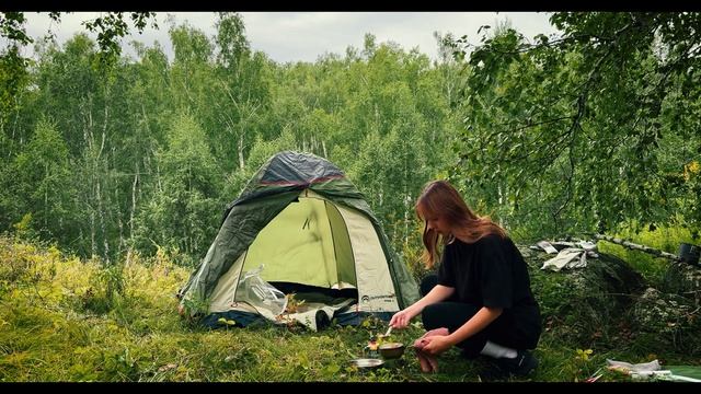 Одна в лесу | Соло кемпинг и вкусный ужин на природе смотреть онлайн