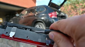 Замена стоп-сигнала на крышке багажника (пятой двери) BMW X1 E84.