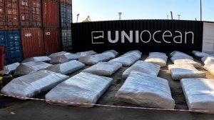 Крупную партию табачной продукции задержали в порту Санкт-Петербурга