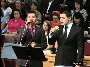 Встает Заря, И Солнца Луч На Небосводе - Christian Russian Song