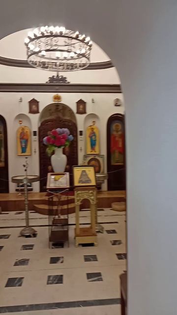 Абхазия. Урочище Каман. Храм святого Иоанна Златоуста. Внутреннее убранство.