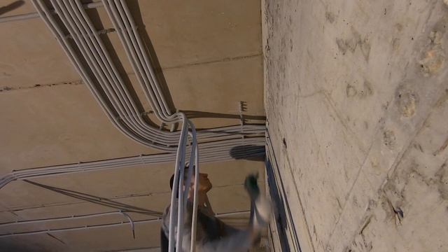 Монтаж электрики частного дома в Мытищах. Выполнение работ по бетону от команды Profem.ru смотреть онлайн