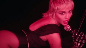 1080p_Miley_Cyrus_mdash_Midnight_Sky_span_class_videoplayer_subtitle_O