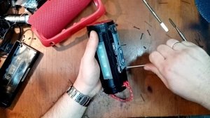 Разборка оригинальной JBL Flip5.