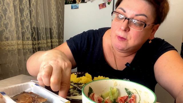 Укуснооо/А когда чавкаешь,еще вкуснее😉Мне ,даже на кАпченую селедку,денег хватило😉/Мукбанг ⏱