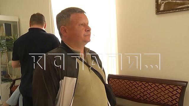 Известный тренер по боксу, обвиняемый в совращении воспитанников, пытается защитить своё достоинство смотреть онлайн