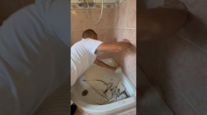 Как загерметизировать душевой поддон , как удалить грибок и плесень в душевой кабине , как герметик