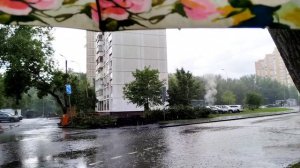 Погода в Москве: ливень не прекращается, иду в доставку