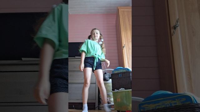 танец под песню арива смотреть онлайн