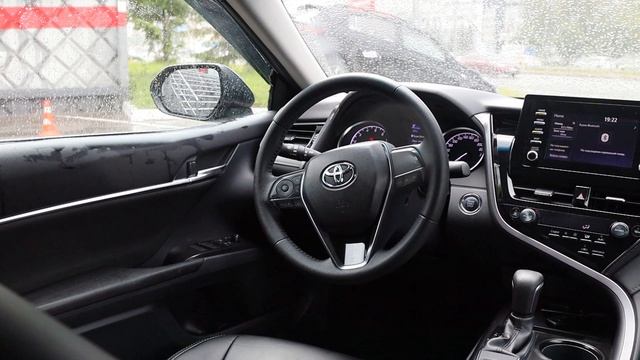 Toyota Camry смотреть онлайн