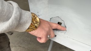 Ржавая дыра в капоте, не проблема, решаем